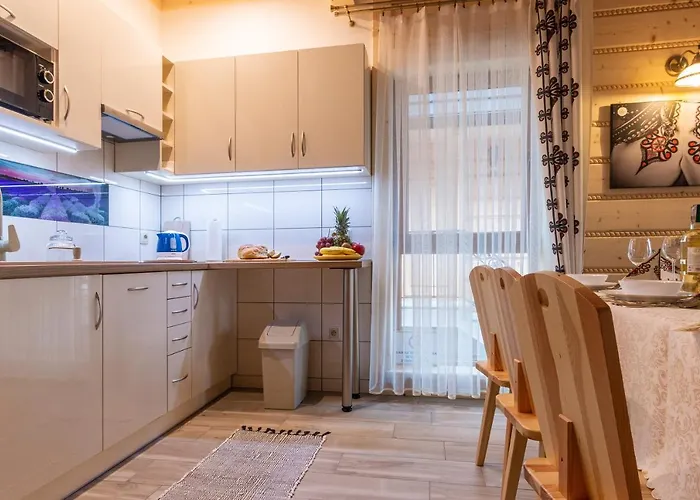 Pod Jemiola בקתה *